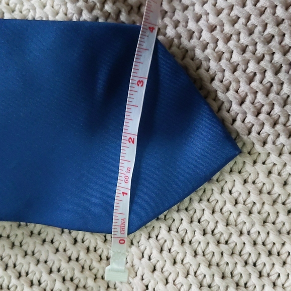 💎2/$20 ROYAL BLUE SILK TIE - Picture 2 of 3